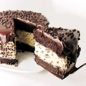 Fresh Rich Cookie and Cream Chocolate Cake